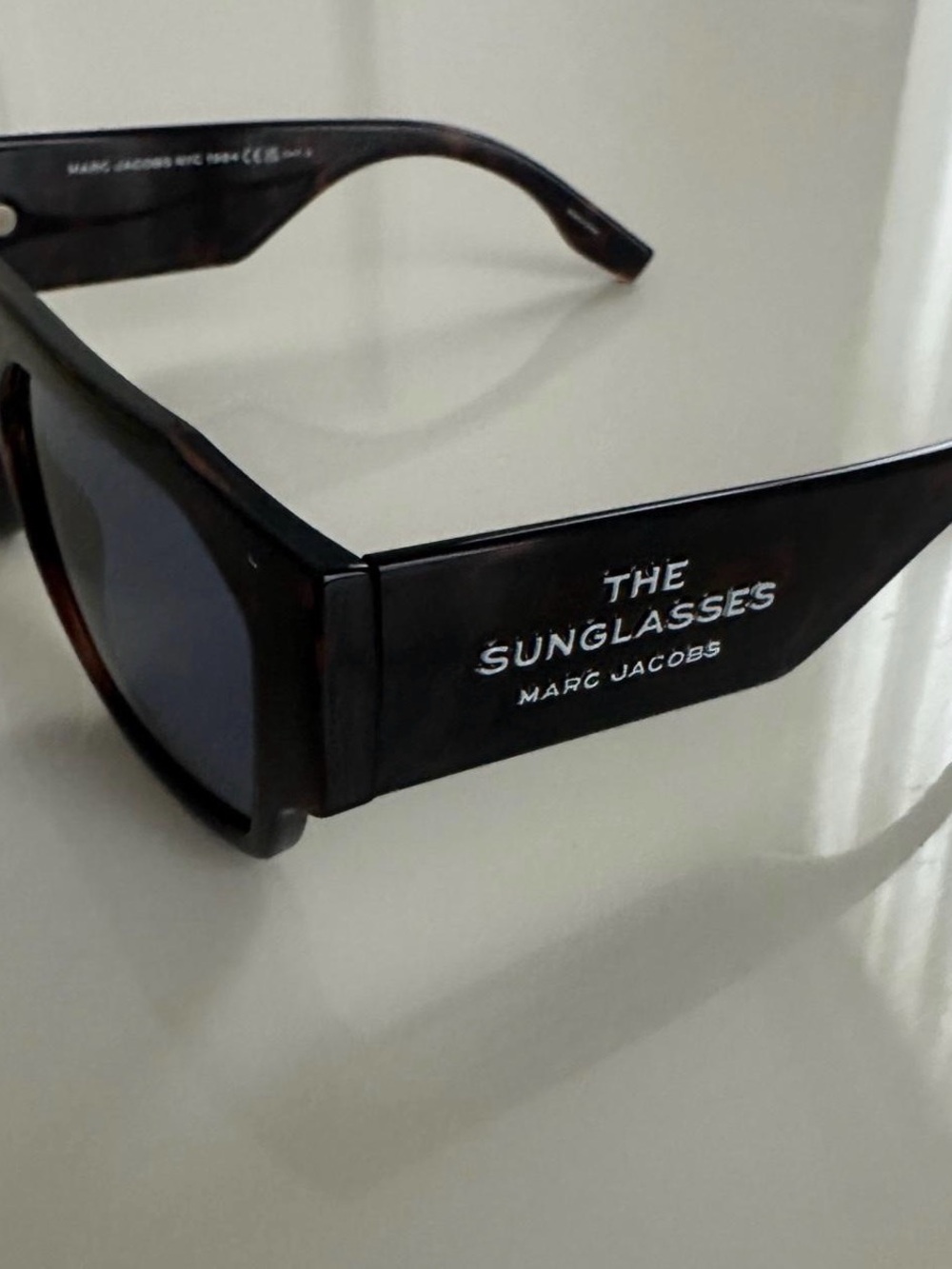 Marc Jacobs 860/S Tortoiseshell Sunglasses with Yellow Logo Case.  NEW